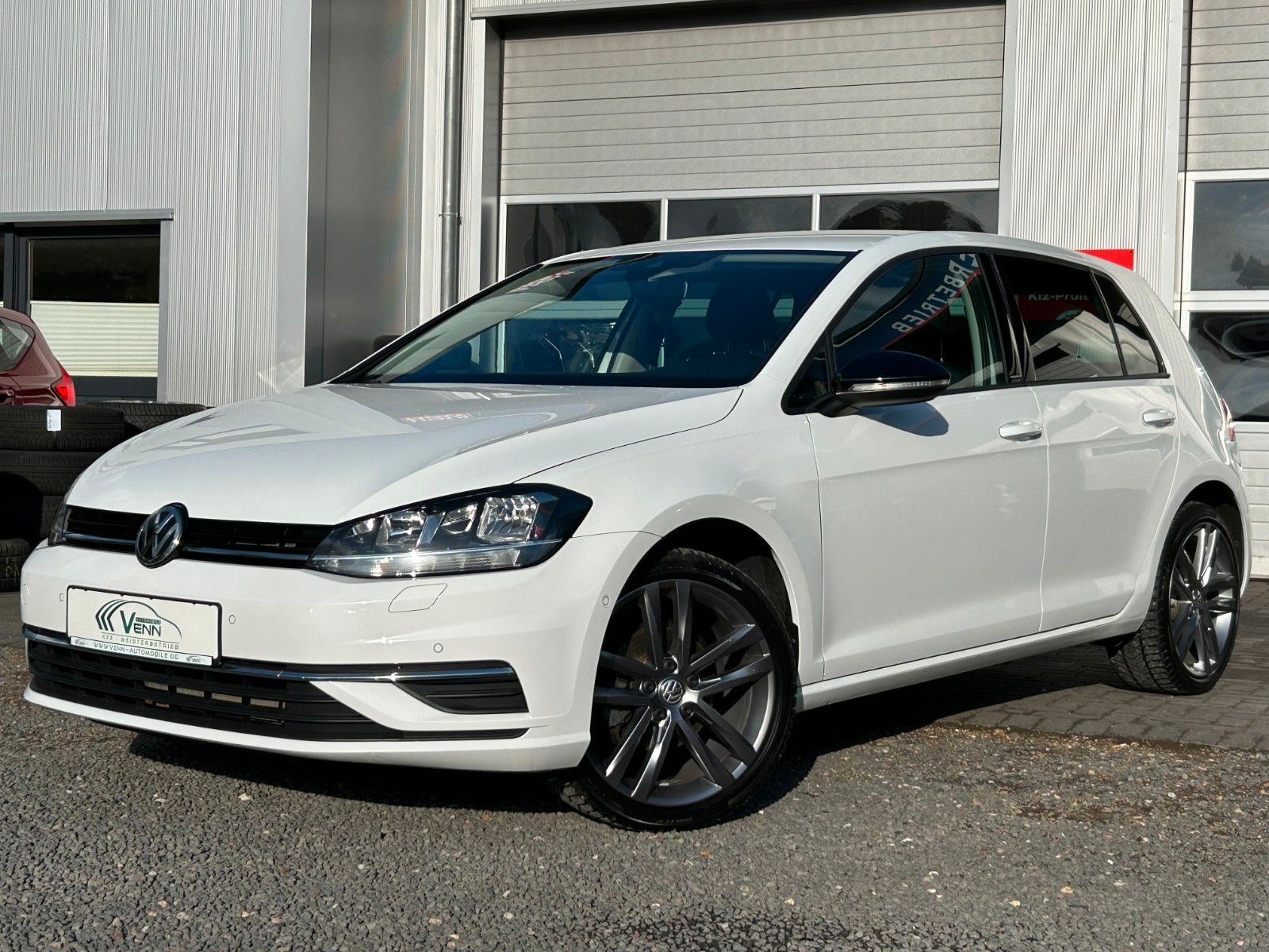 Volkswagen Golf VII Lim. IQ.DRIVE - Samsaru's Car Outlet