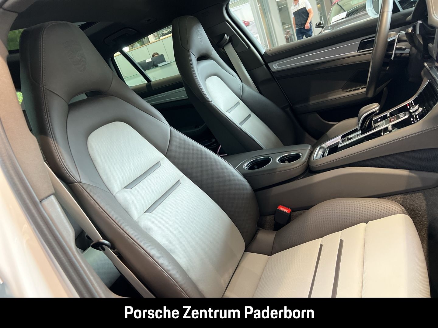 Porsche Panamera 4 E-Hybrid Sport Turismo Platinum Editi