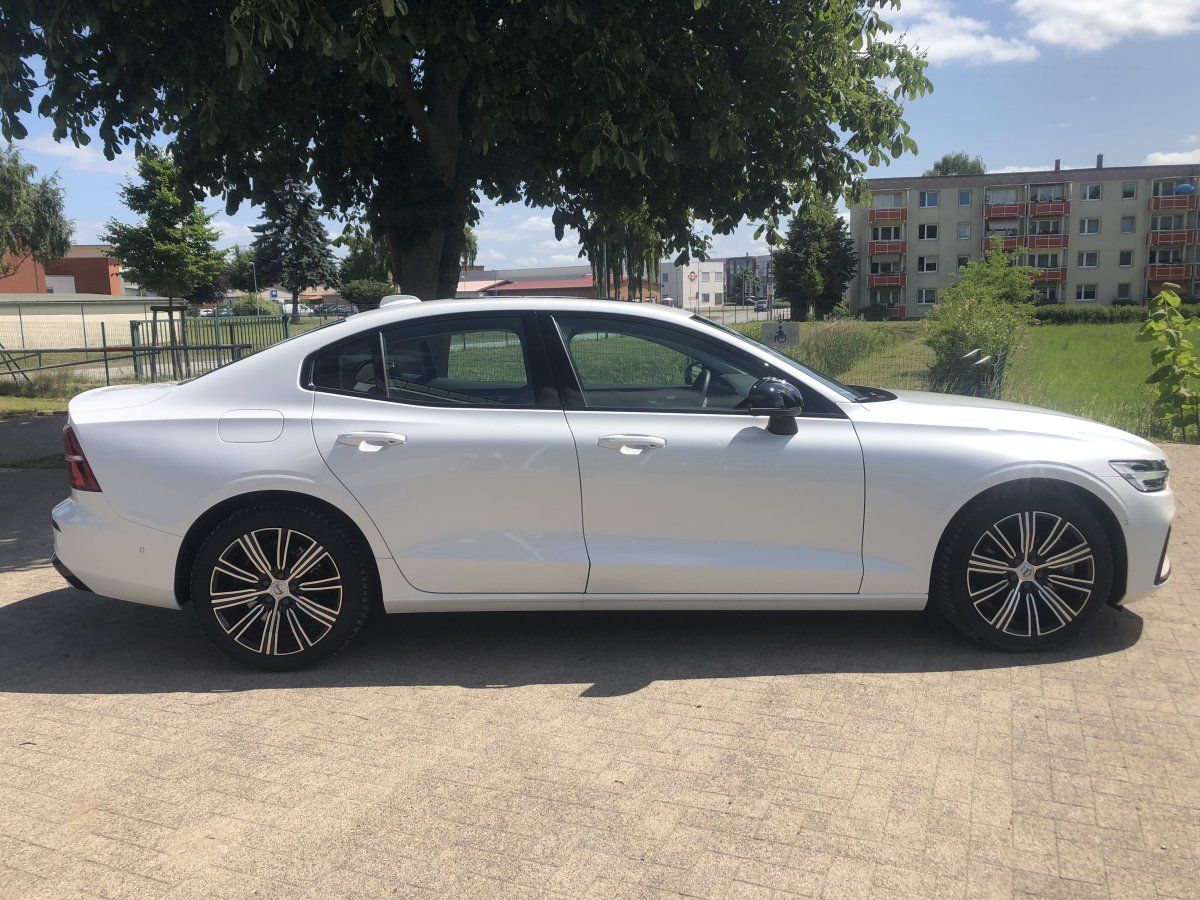 Volvo S60 B5 AWD Ultimate Dark