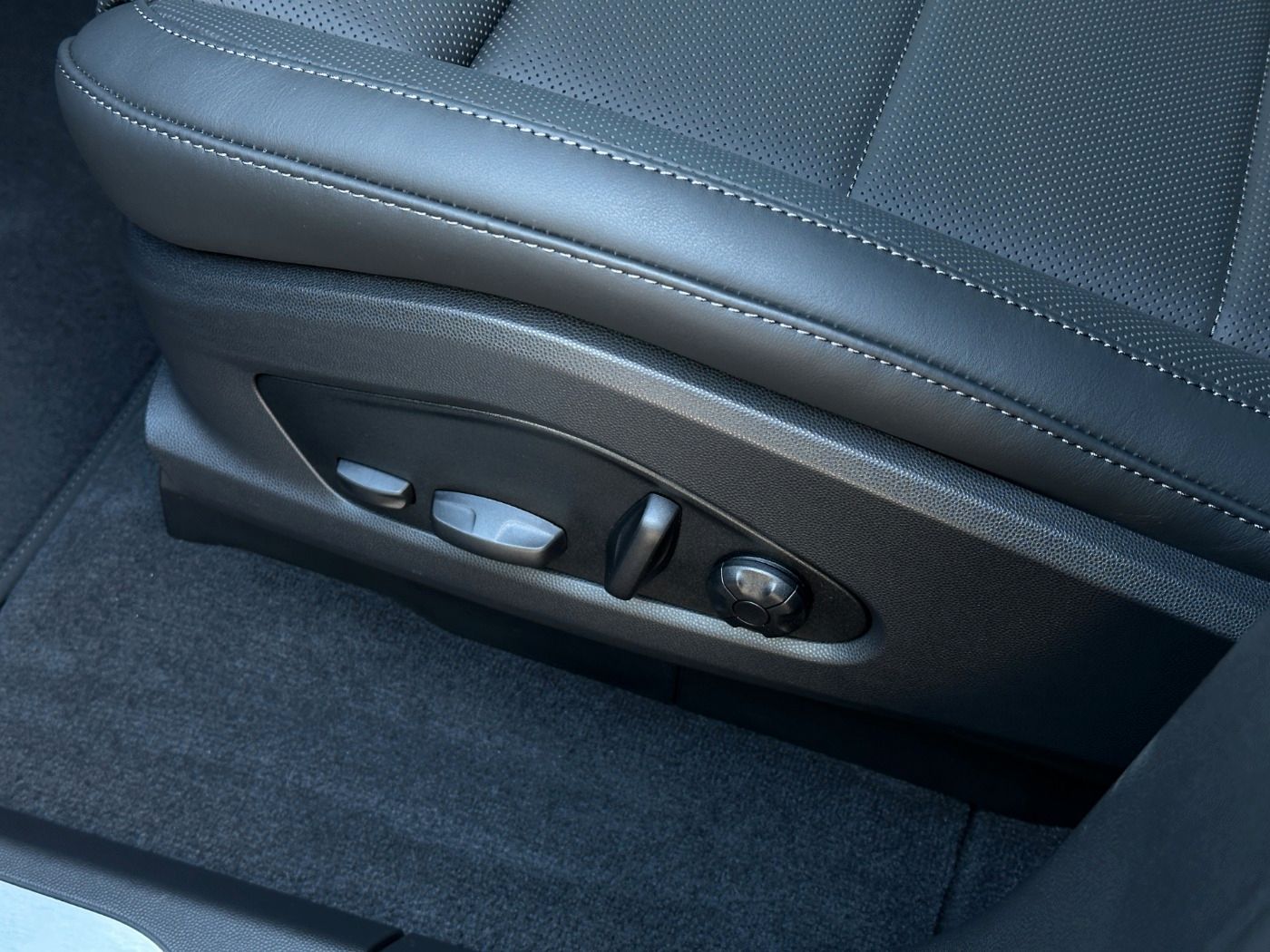 Porsche Macan - Samsaru's Car Outlet