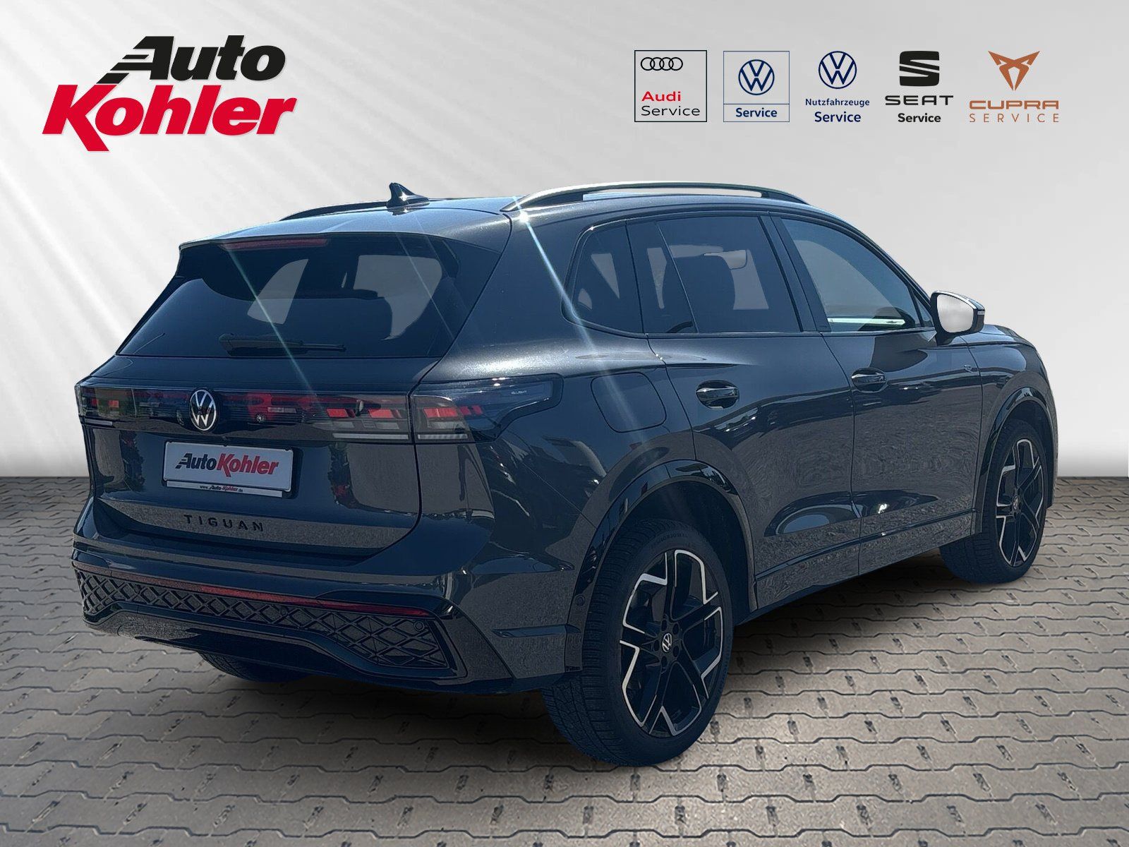 Volkswagen Tiguan 4Motion R-Line *PANO*LEDER*MATRIX*AHK*BLA