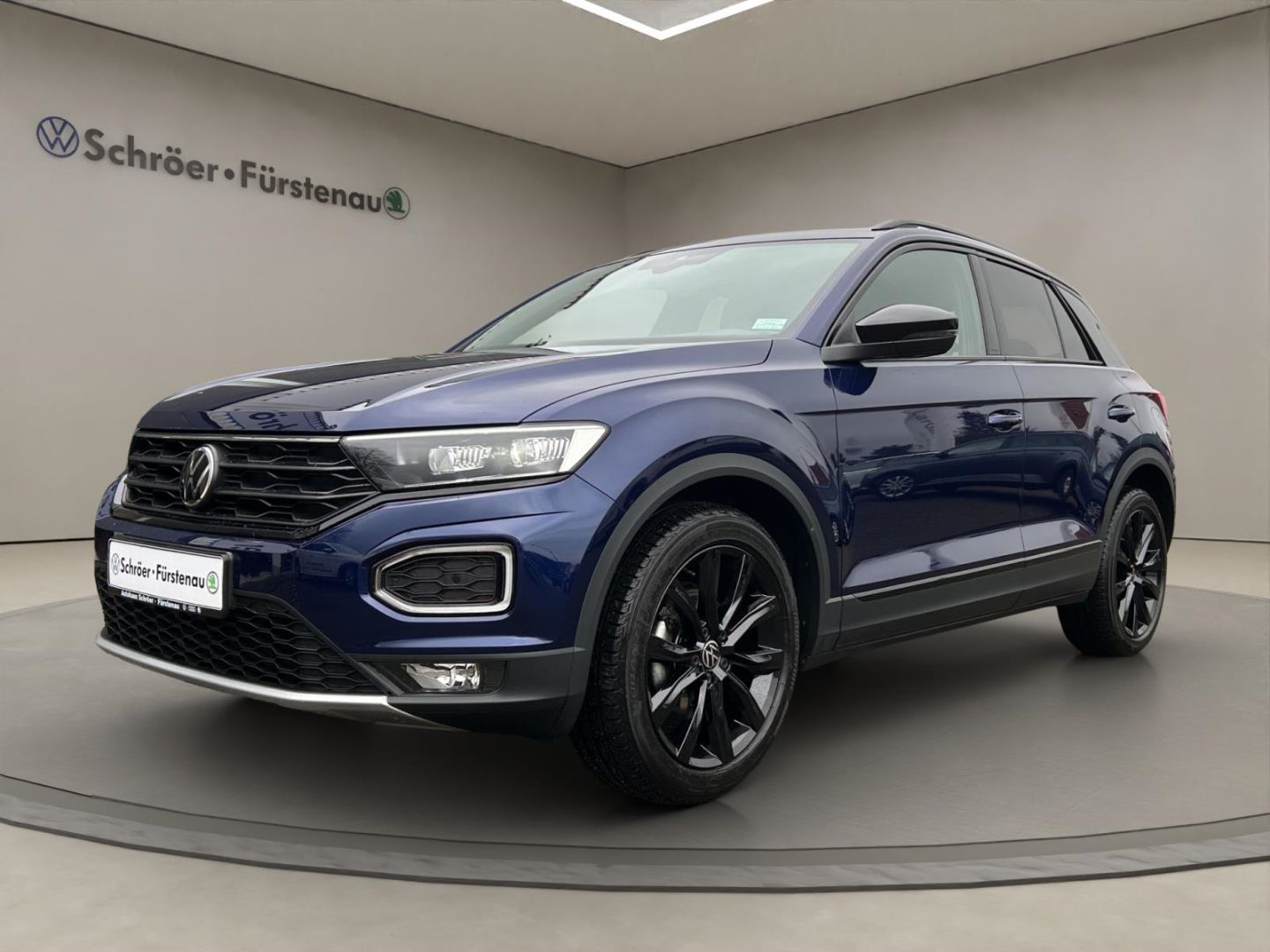 Volkswagen T-Roc Sport 1.5 TSI DSG - Samsaru's Car Outlet