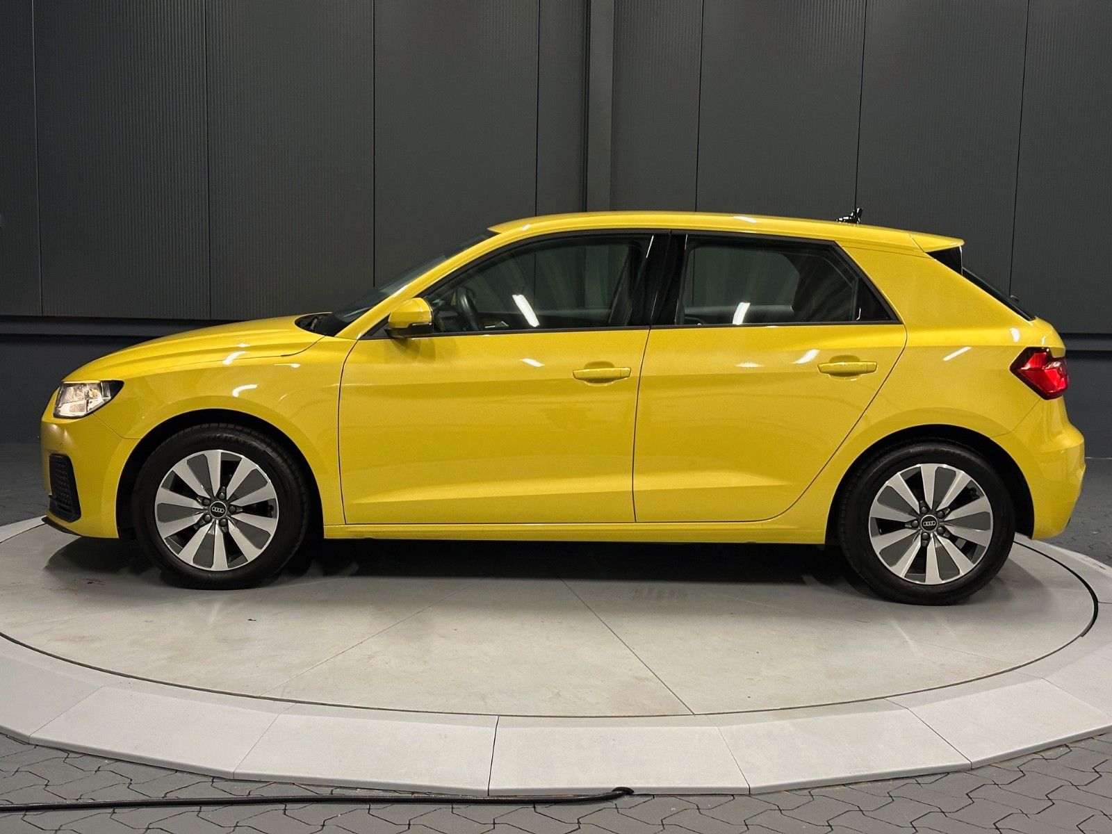 Audi A1 Sportback 25 TFSI advanced - Samsaru's Car Outlet