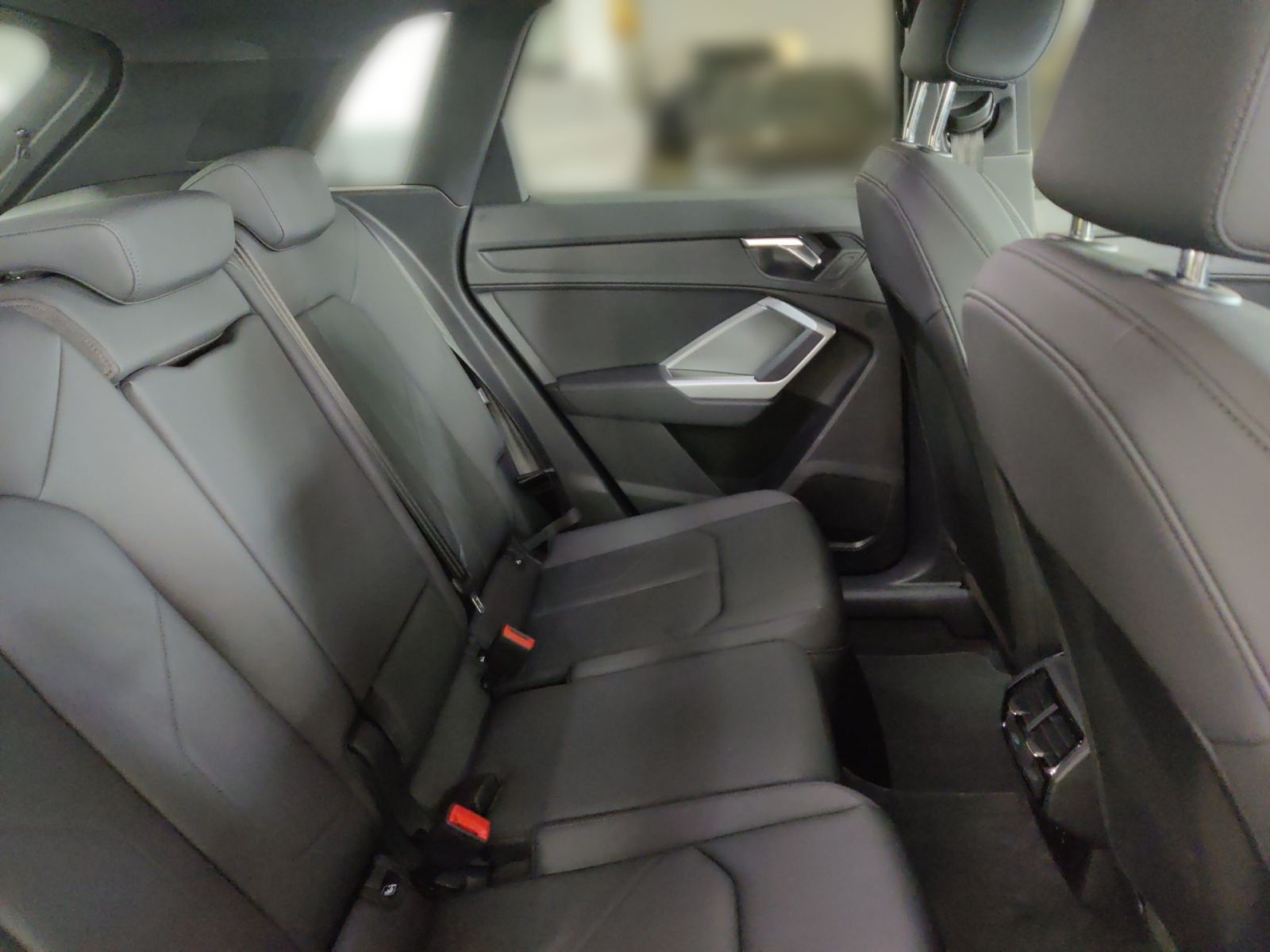 Audi Q3 45 TFSI quattro advanced - Samsaru's Car Outlet