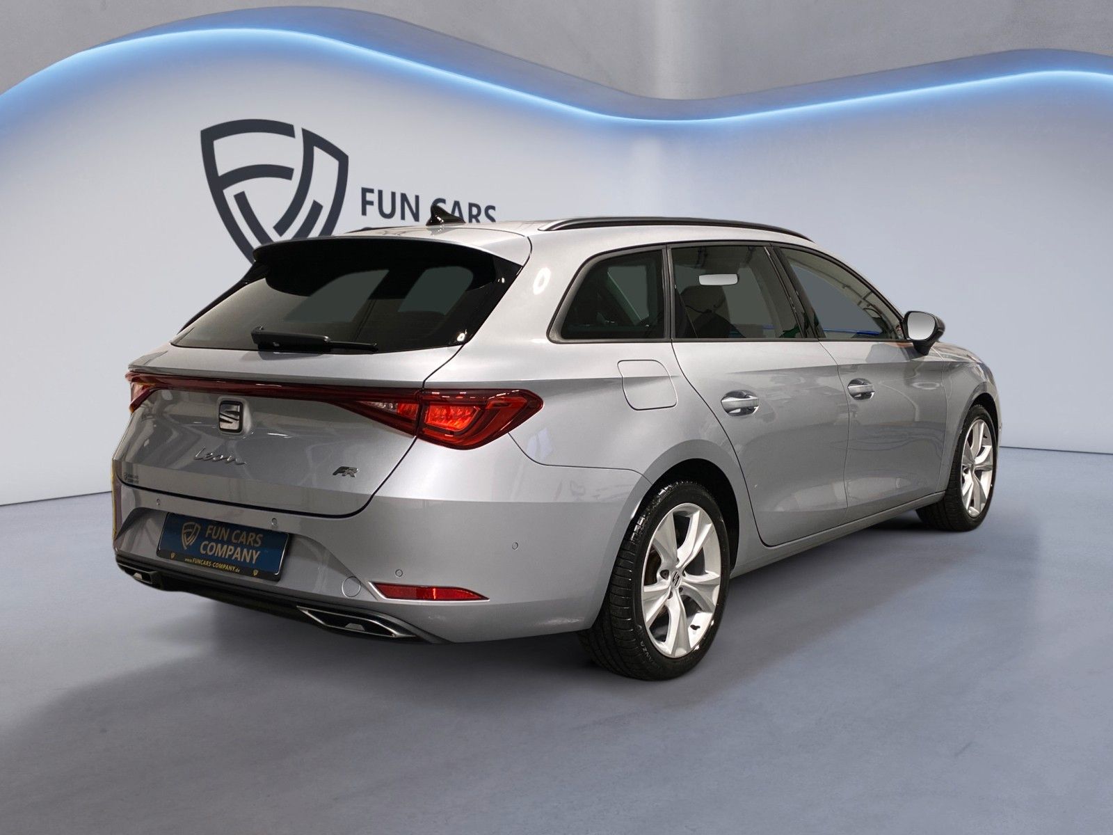 Seat Leon Sportstourer FR AHK Kamera Navi SHZ LED DAB