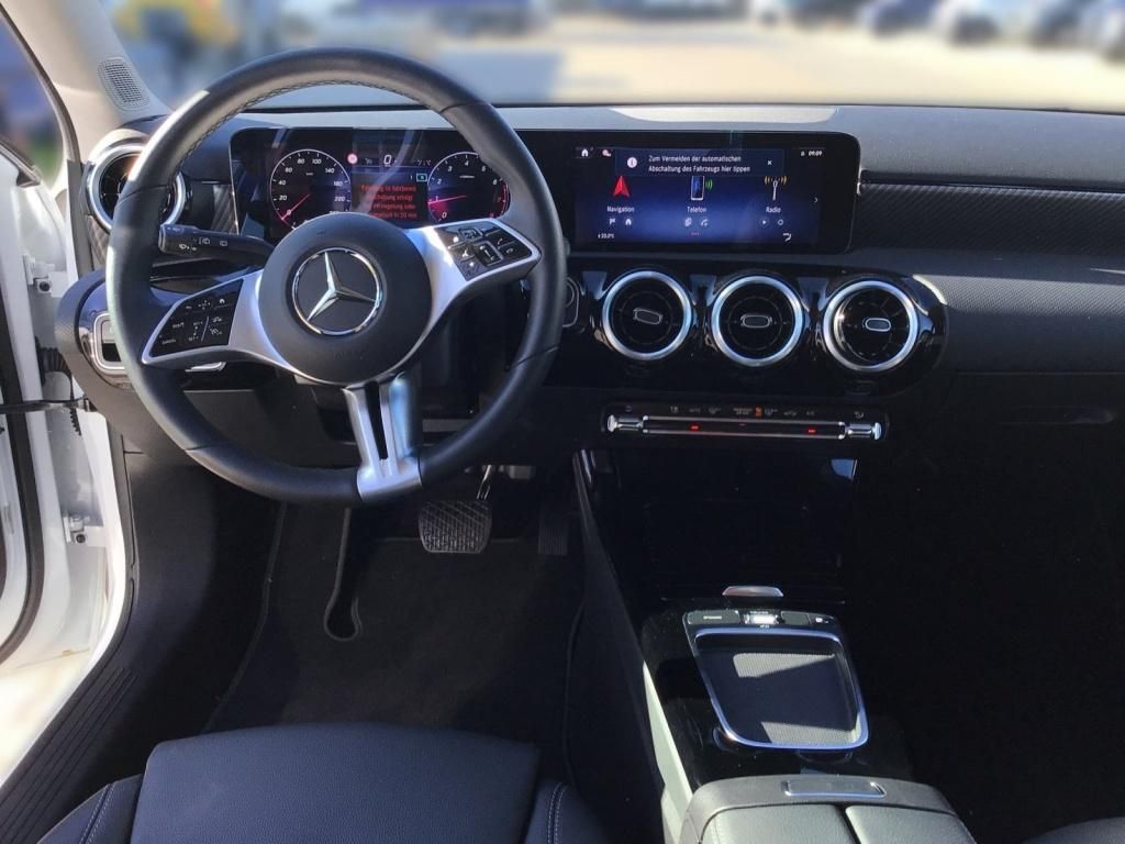 Mercedes-Benz A 180 Progressive Line - Samsaru's Car Outlet