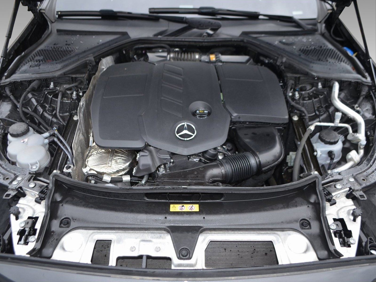Mercedes-Benz E 220 d Avantgarde - Samsaru's Car Outlet