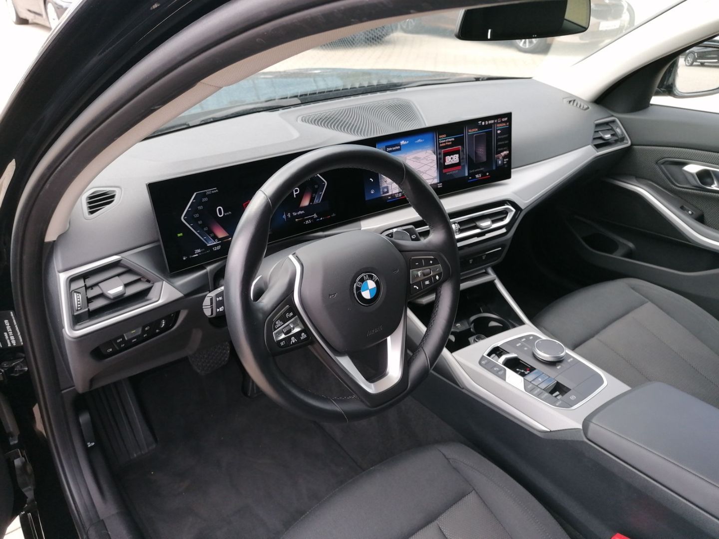 BMW 320 i Touring - Samsaru's Car Outlet