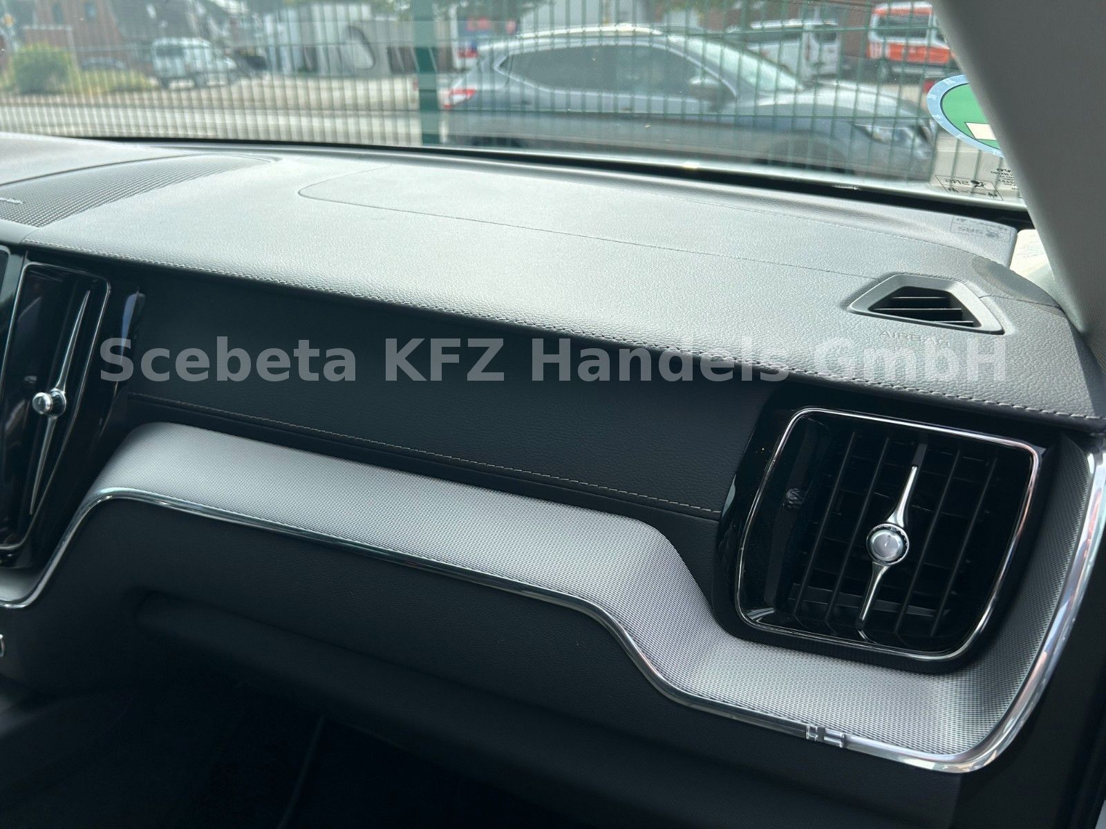 Volvo XC60 AWD -ACC-Belü.Sitz-Massage-LED-20Zo