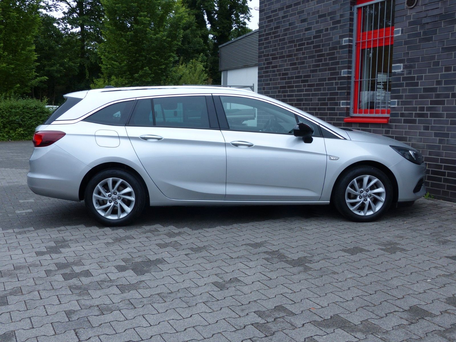 Opel Astra K Sports Tourer BusinessElegance - Samsaru's Car Outlet