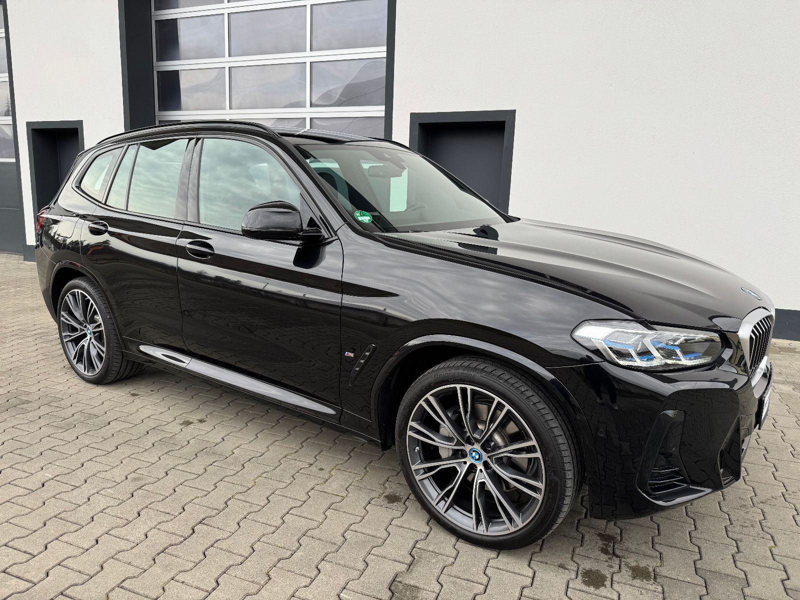 BMW X3 xDrive 30e M Sport - Samsaru's Car Outlet
