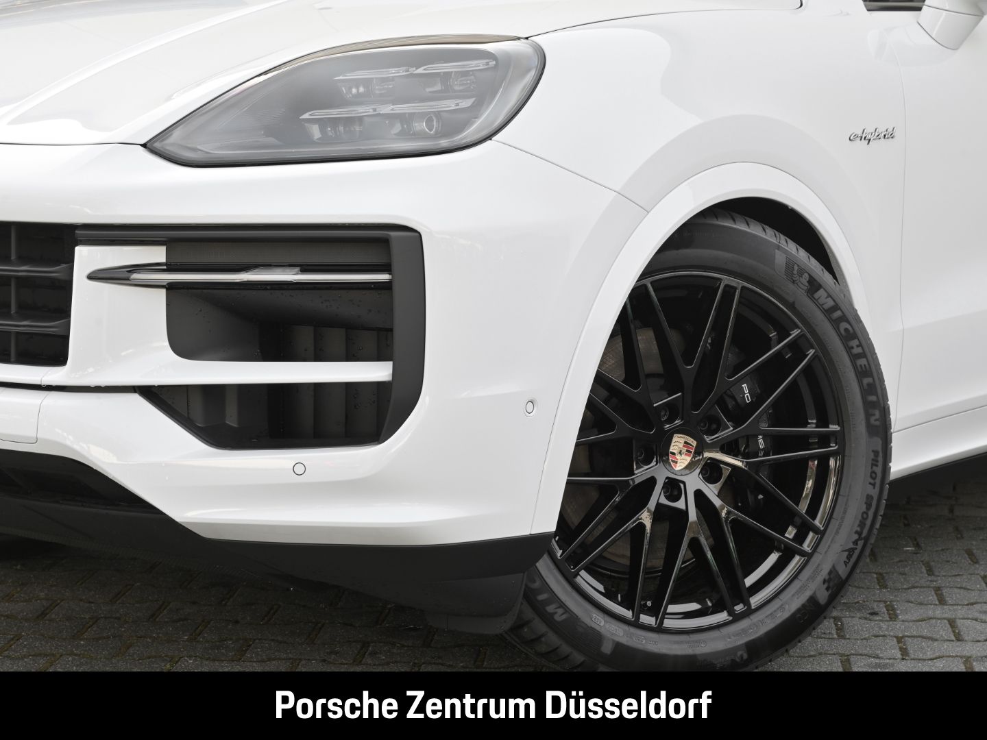 Porsche Cayenne E-Hybrid Coupe Surround-View Head-Up