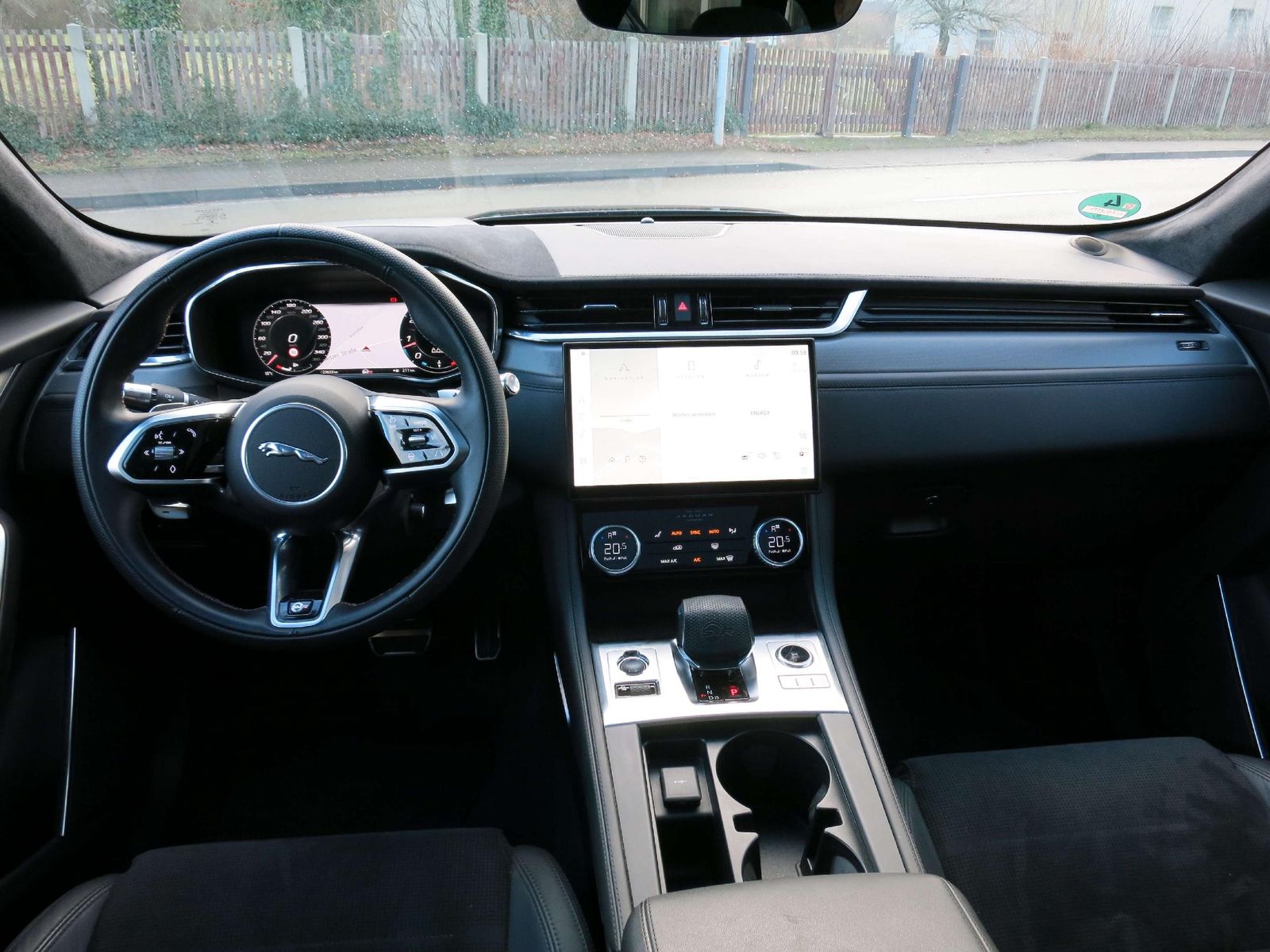 Jaguar F-Pace SVR AWD Subwoofer ACC HEAD-UP KAMERA 21