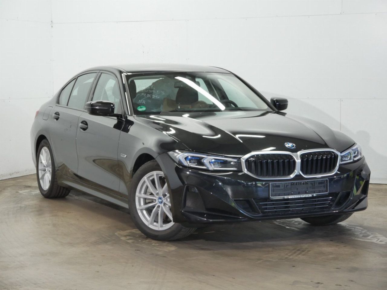 BMW 330e Lim - Samsaru's Car Outlet