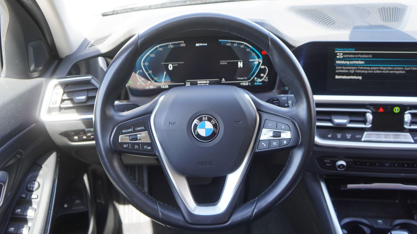 BMW 320e Touring xDrive Sport Line - Samsaru's Car Outlet