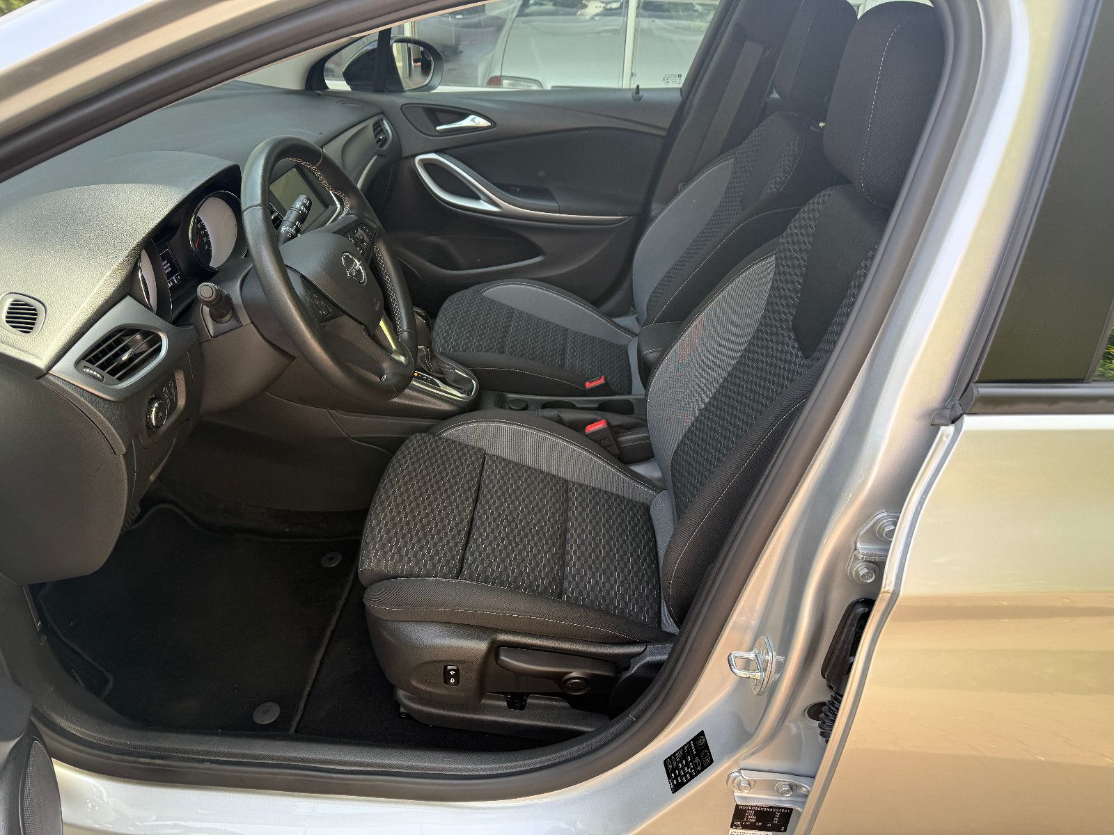 Opel Astra ST 1.5d Edition - Samsaru's Car Outlet