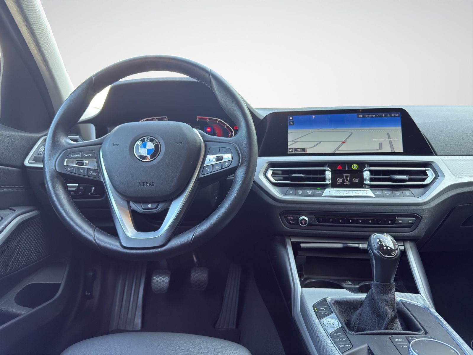 BMW 318 d Advantage - Samsaru's Car Outlet