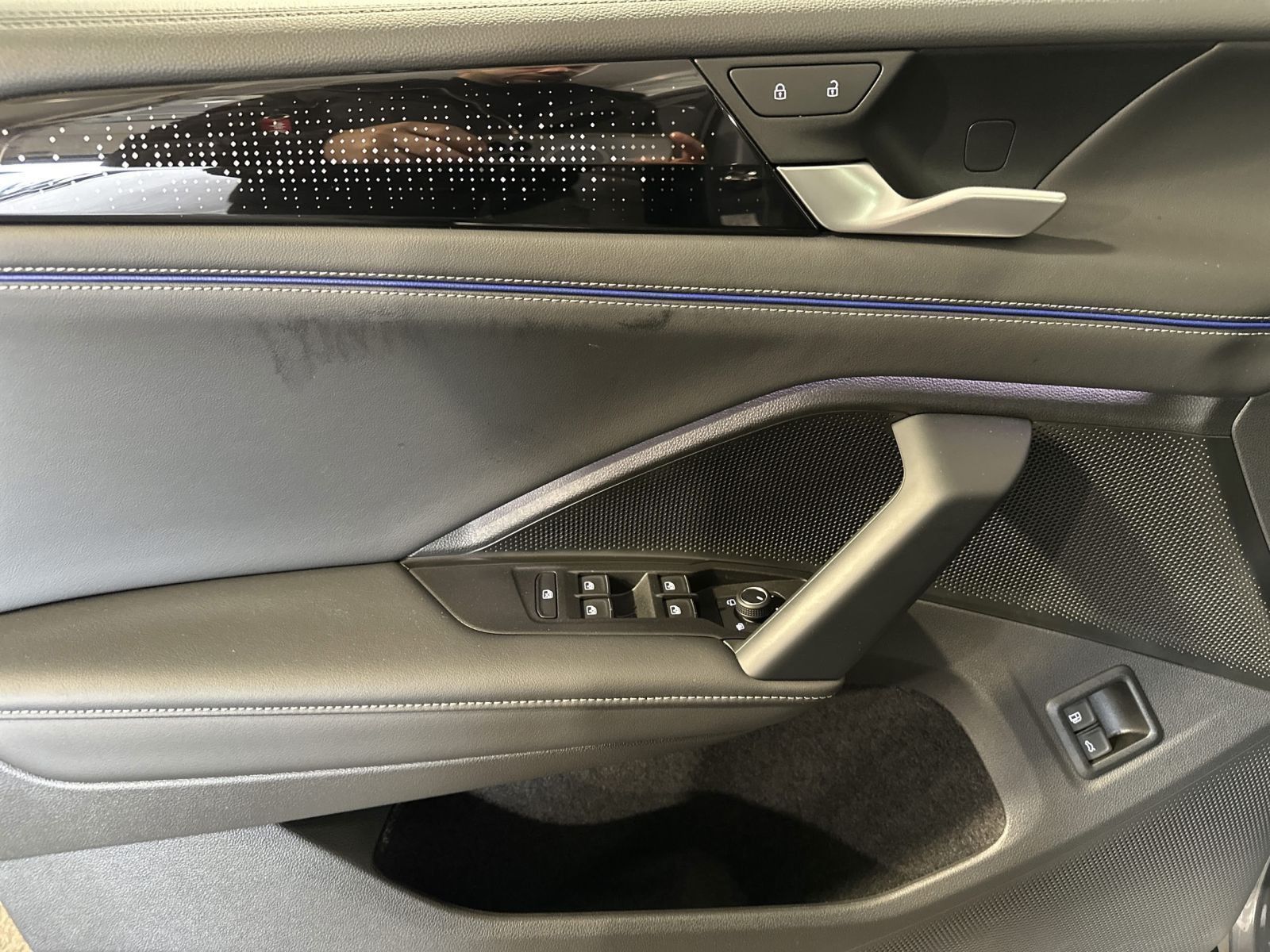 Volkswagen Tiguan 1.5 TSI eHYBRID R-LINE BLACKSTYLE MATRIX+