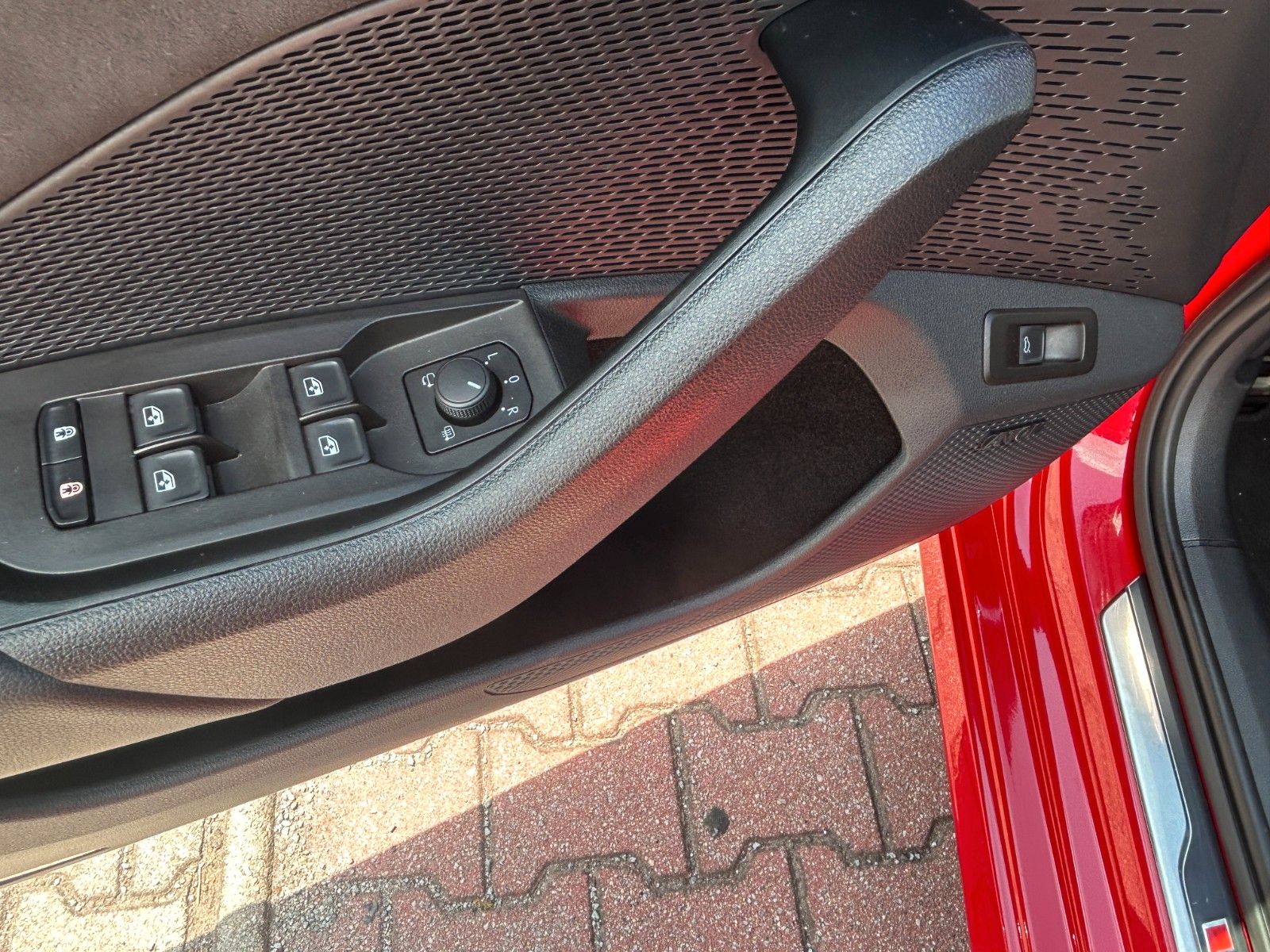 Skoda OCTAVIA Combi RS Plus - Samsaru's Car Outlet