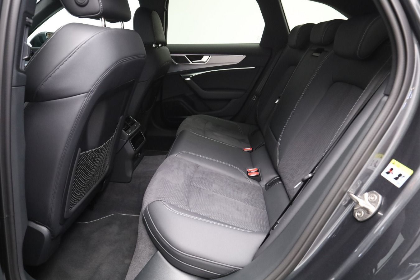 Audi A6 Avant 40 TDI quattro S line - Samsaru's Car Outlet