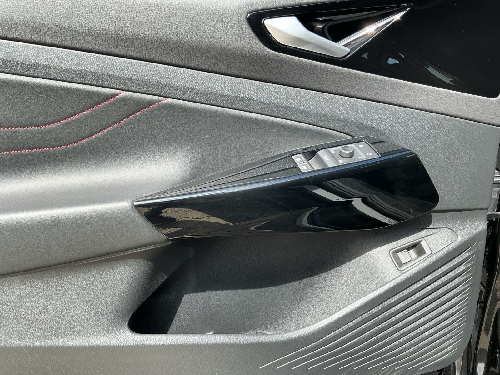 Volkswagen ID.4 GTX 220kw (82kwh) MATRIX+AHK+PANO+HuD+WäPu