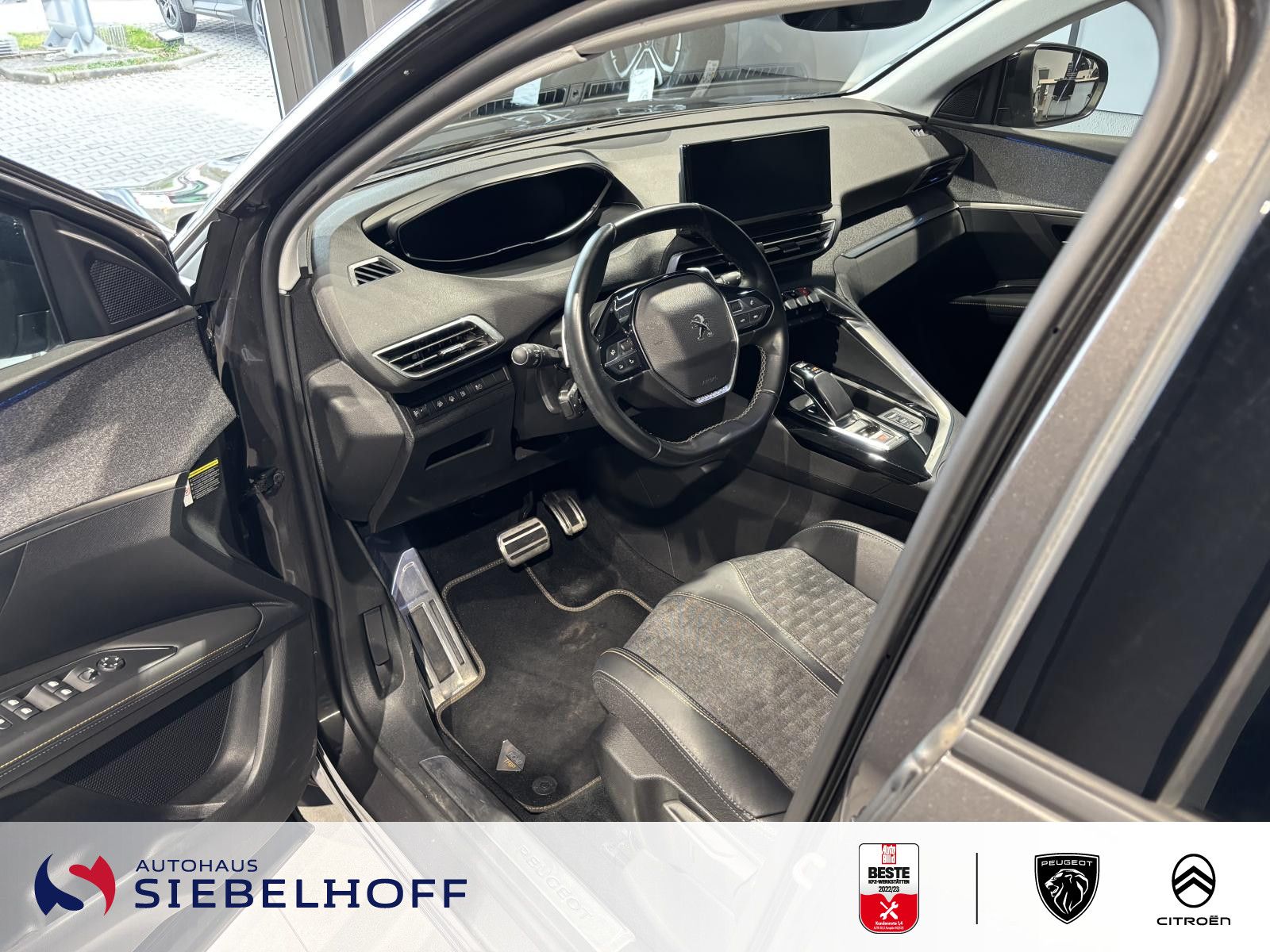 Peugeot 3008 Roadtrip HYBRID 225 e-EAT8