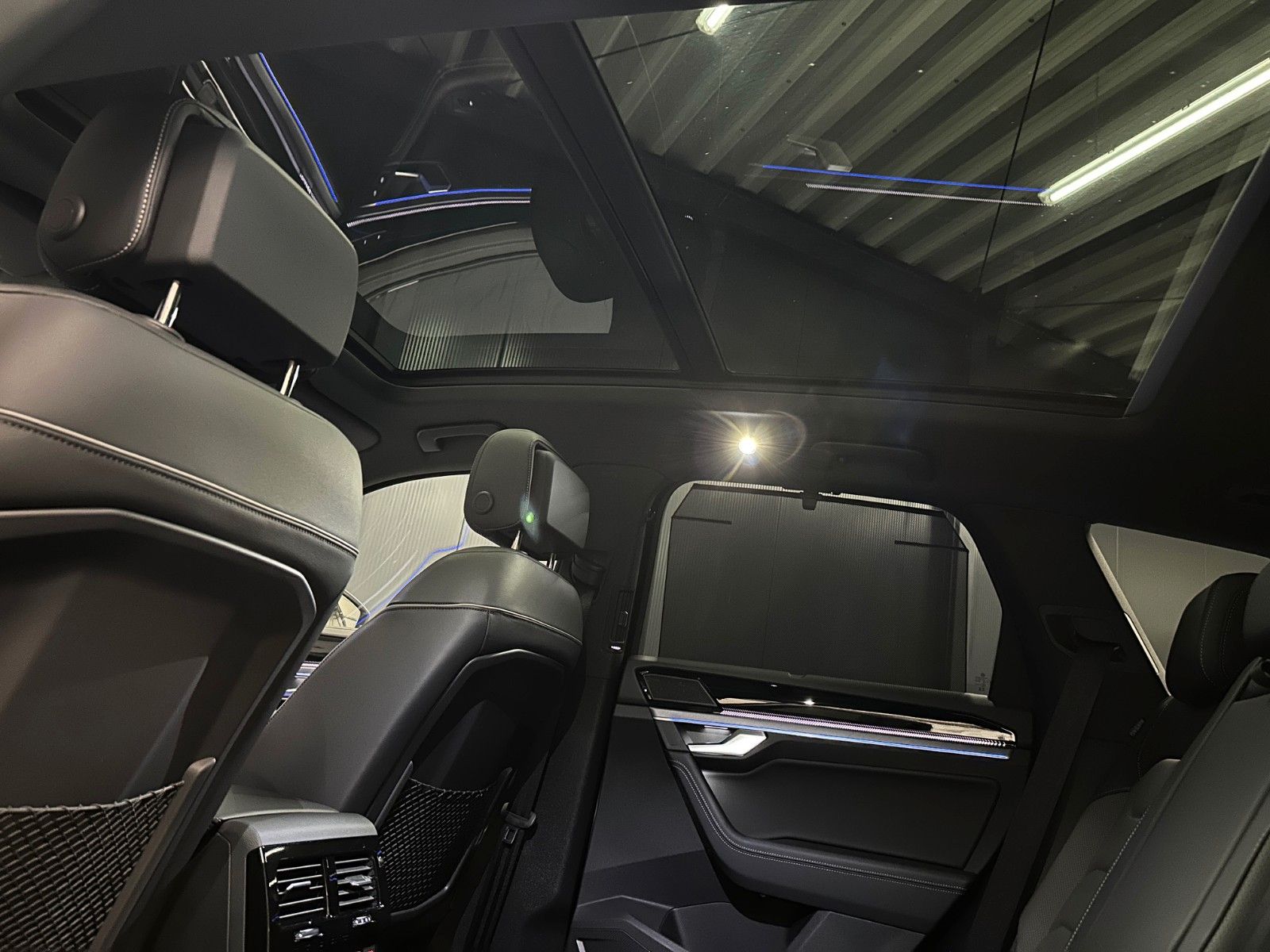 Volkswagen Touareg V6 TDI 4Motion R-Line Black - Samsaru's Car Outlet
