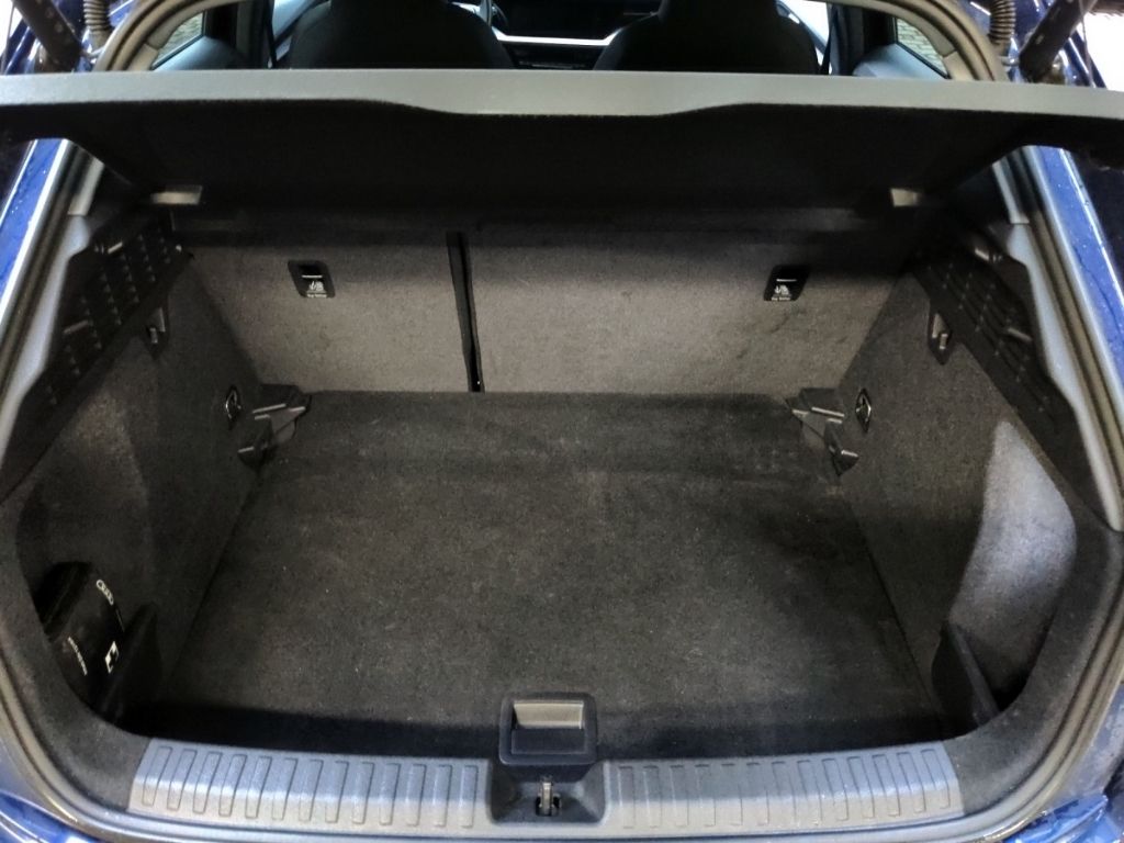 Audi A3 Sportback 30TFSI S tronic Advanced LED AHK Na