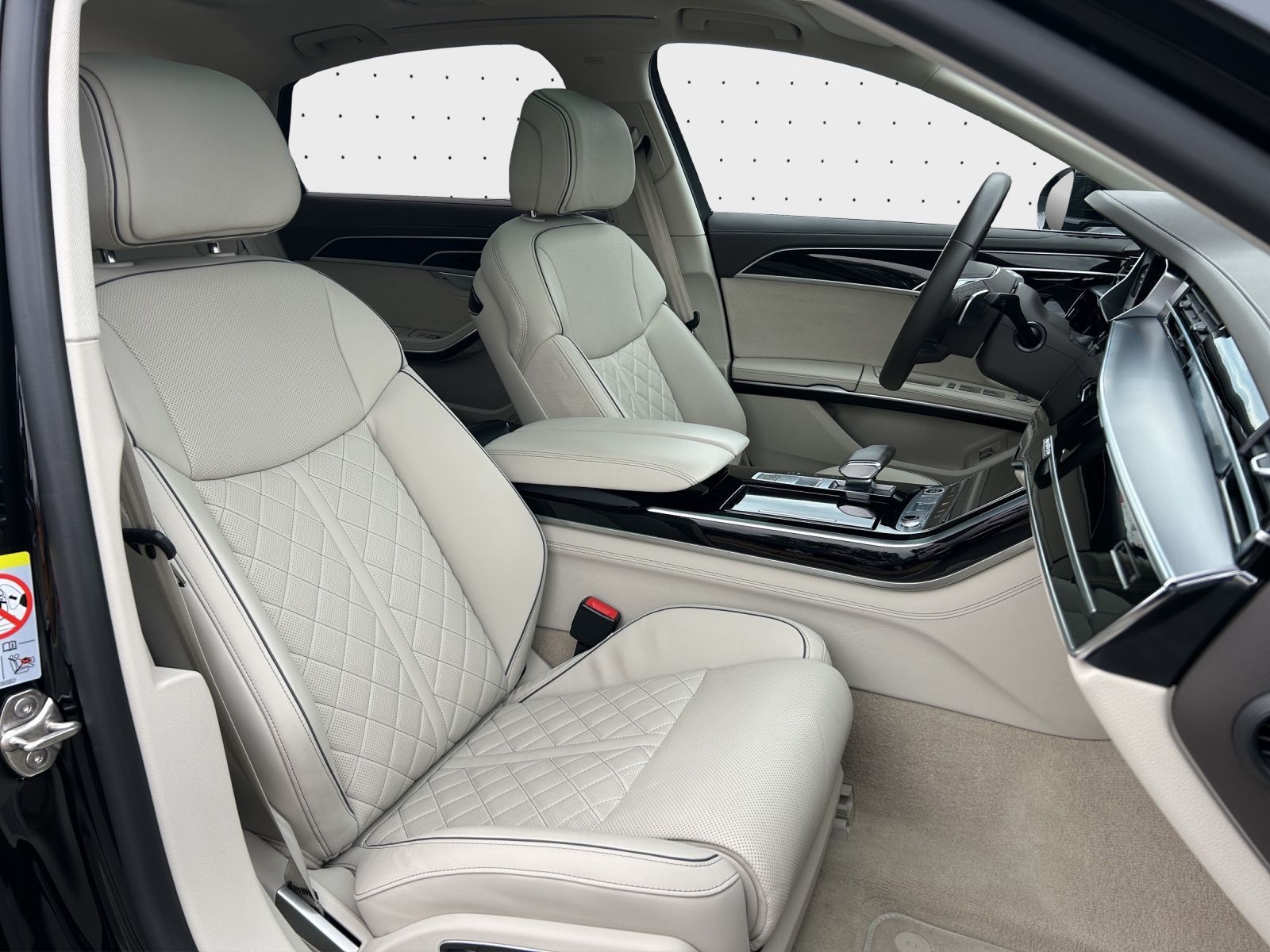 Audi A8 L 60 TFSIe quattro S-LINE - Samsaru's Car Outlet