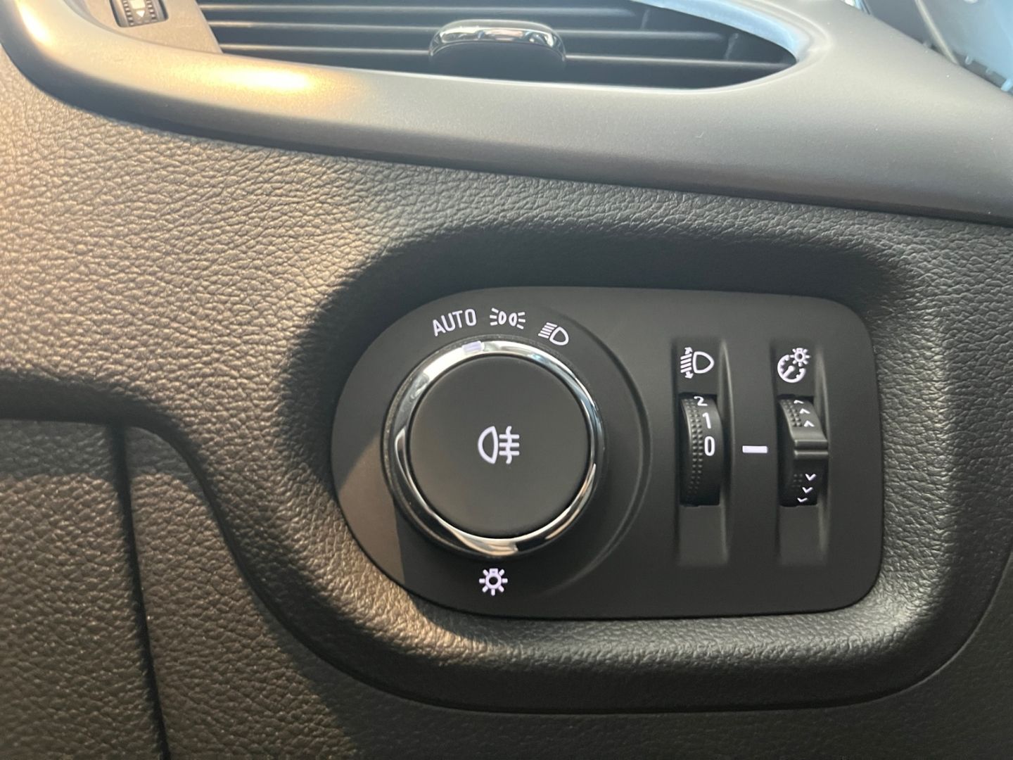 Opel Astra 1.5 D ST Automatik Edition - Samsaru's Car Outlet