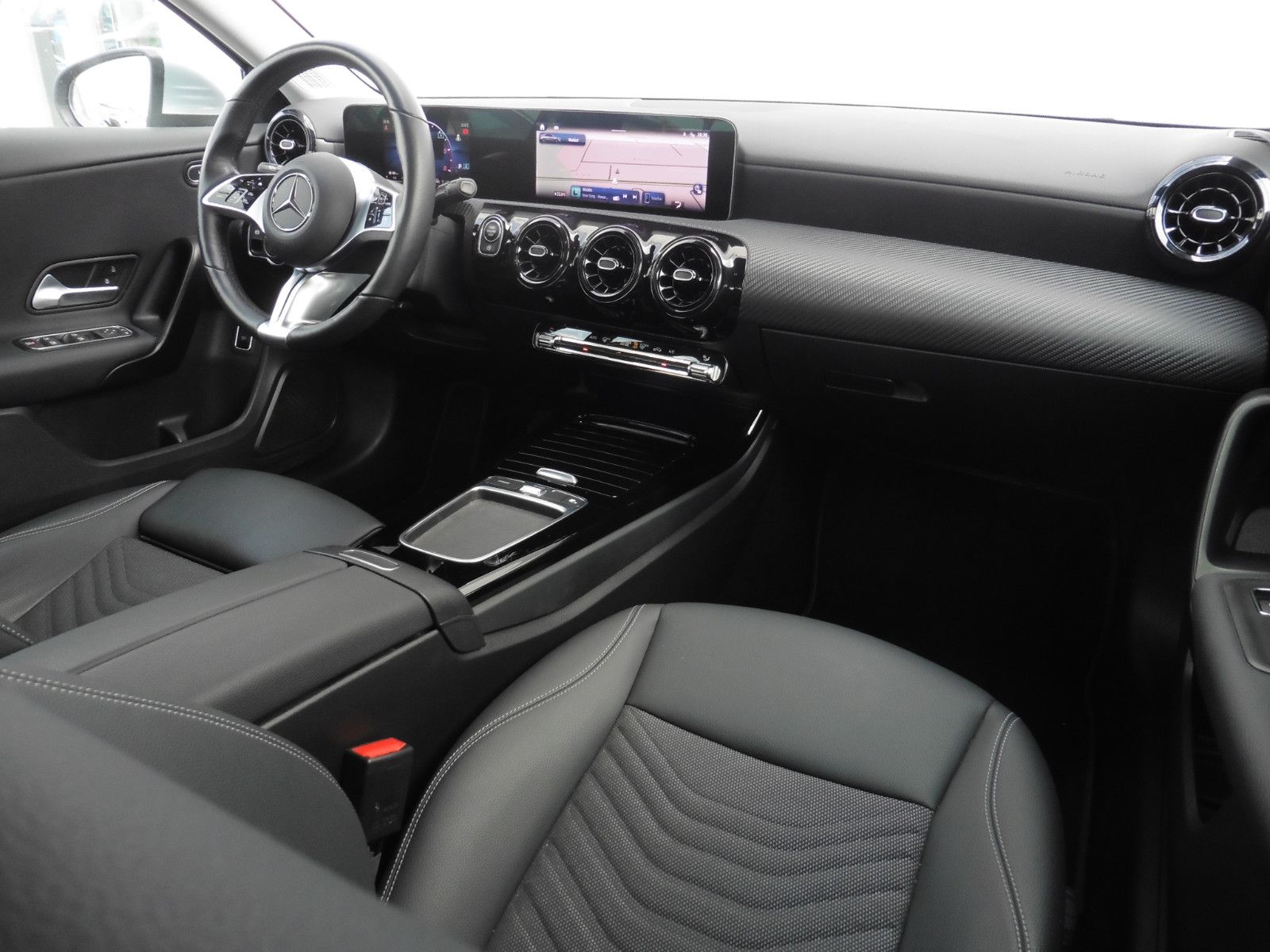 Mercedes-Benz A 180 d Lim DCT - Samsaru's Car Outlet