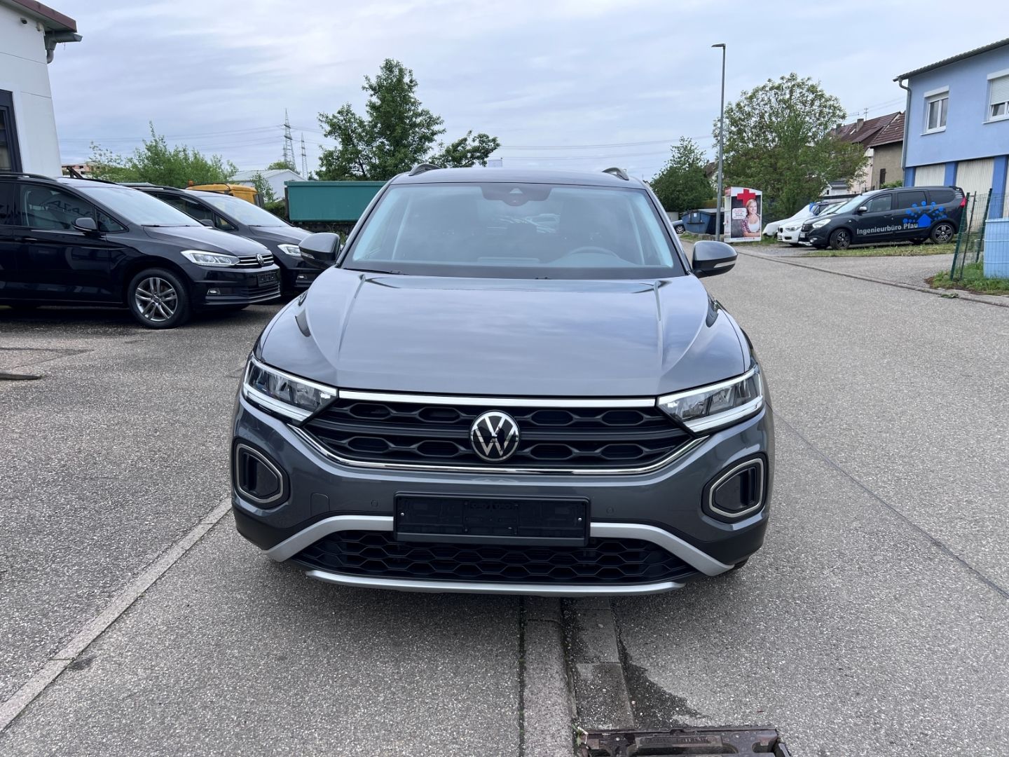 Volkswagen T-Roc 1.0TSI Life - Samsaru's Car Outlet