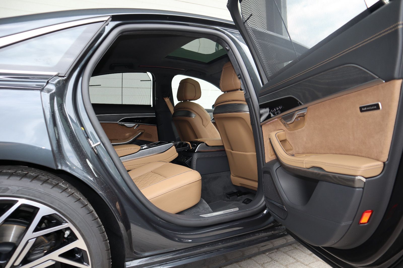 Audi A8 55 TFSI exclusive - Samsaru's Car Outlet