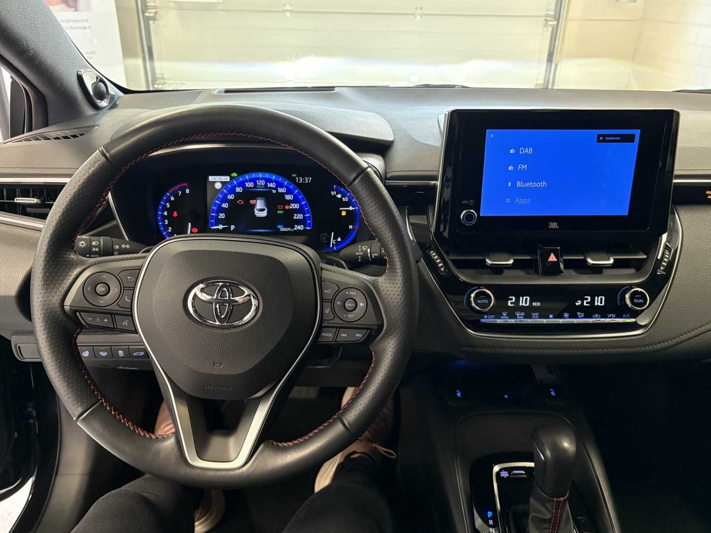 Toyota Corolla Touring Sports Hybrid 2.0 GR Sport - Samsaru's Car Outlet