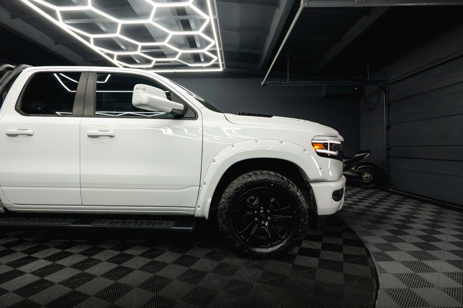 Dodge RAM 5.7 V8 HEMI 4x4 OFFROAD LONGBED Limited 19%