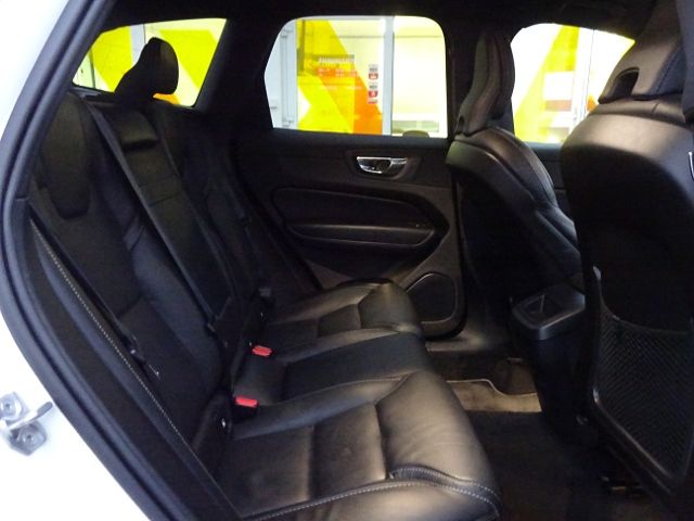 Volvo XC60 B4 R Design AWD AHK ACC BLIS 360° 21"