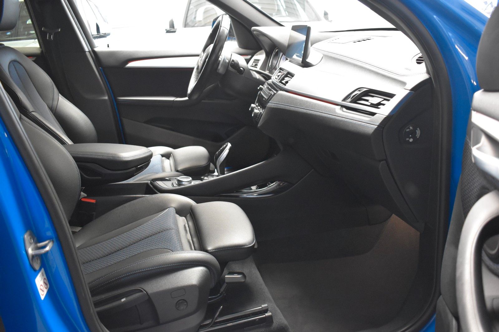 BMW X1 xDrive 18 d M SPORT - Samsaru's Car Outlet