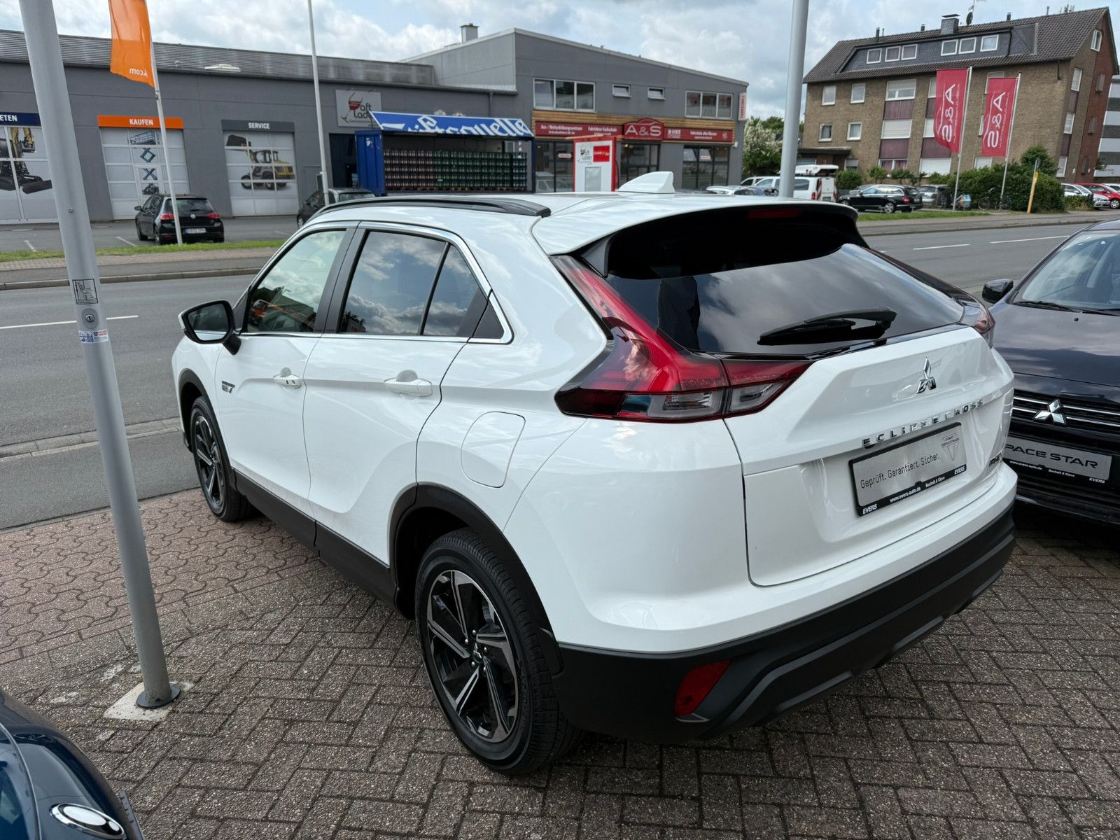 Mitsubishi Eclipse Cross PHEV Basis - Samsaru's Car Outlet