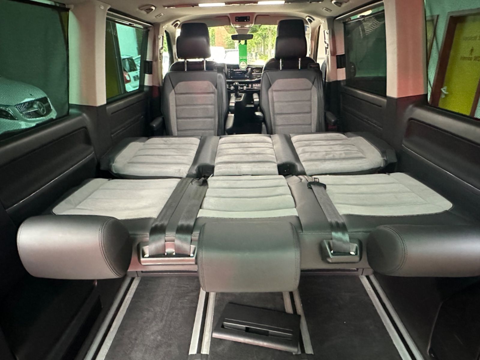 Volkswagen T6.1 MULTIVAN - Samsaru's Car Outlet