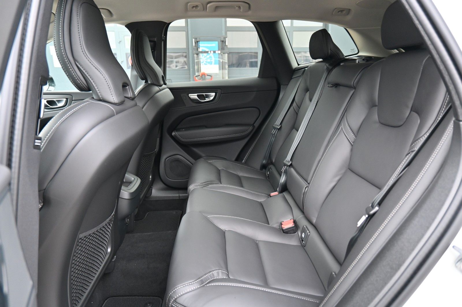 Volvo XC60 B4 D Autom. Plus Dark*STDHZG*360°*H&K*ACC