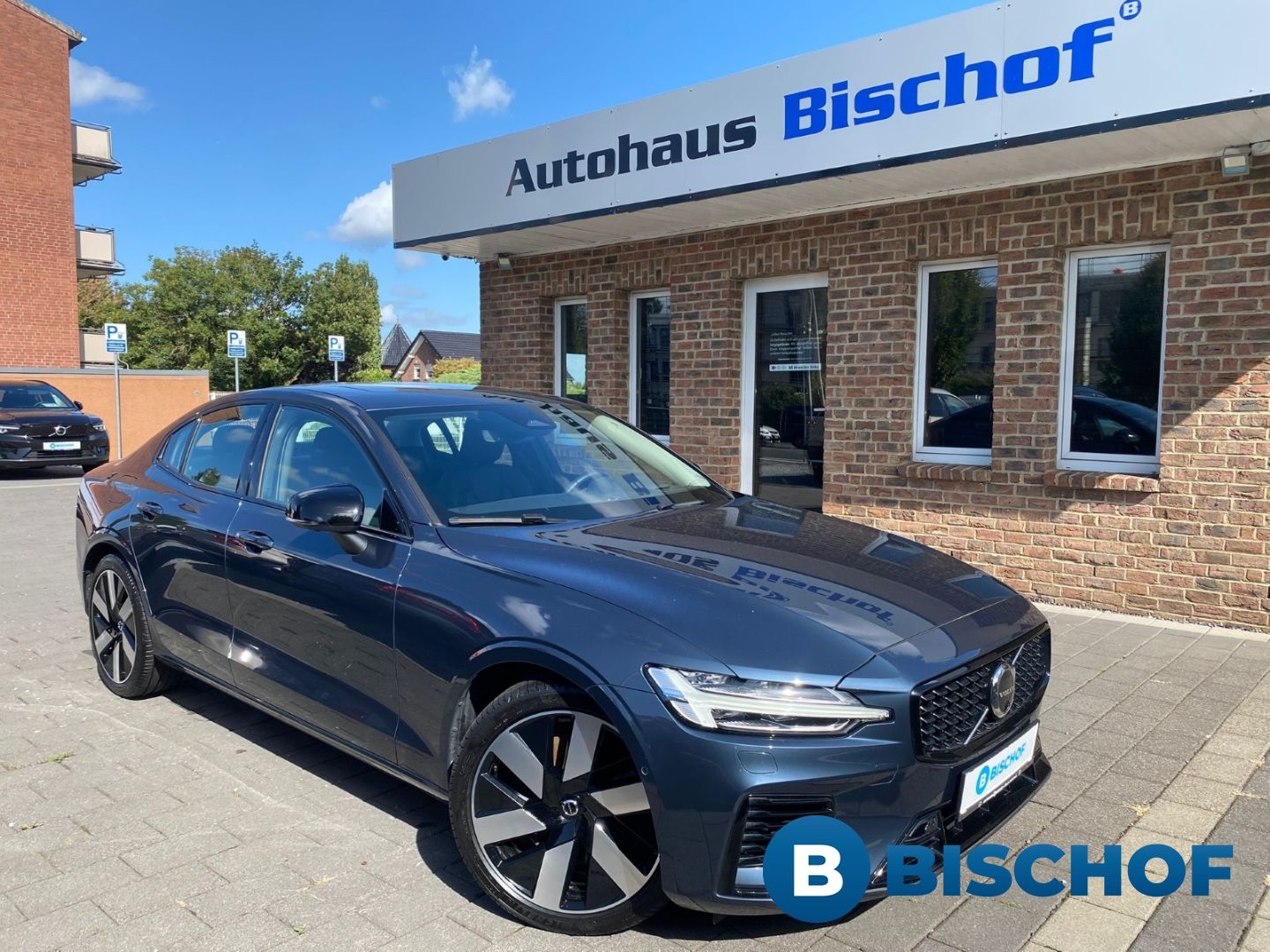 Volvo S60 T8 Recharge Ultimate Dark Plug-In Hybrid AWD