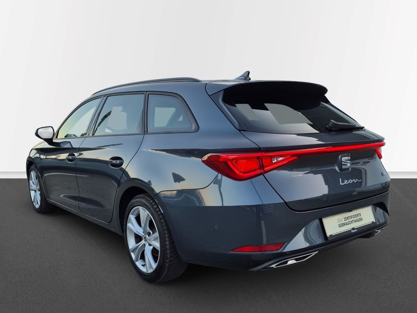 Seat Leon Sportstourer FR 2,0 TDi DSG AHK ACC CAM Kes