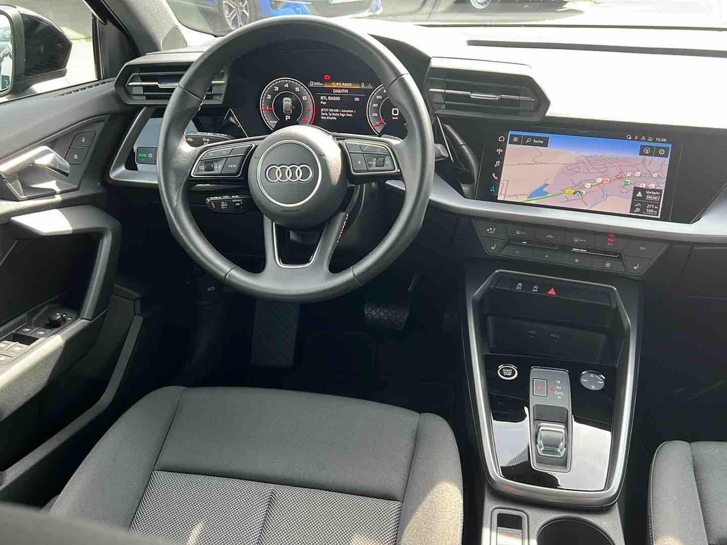 Audi A3 1.5 TSI S-Line S-tronic *Navi, ACC, SHZ, App*