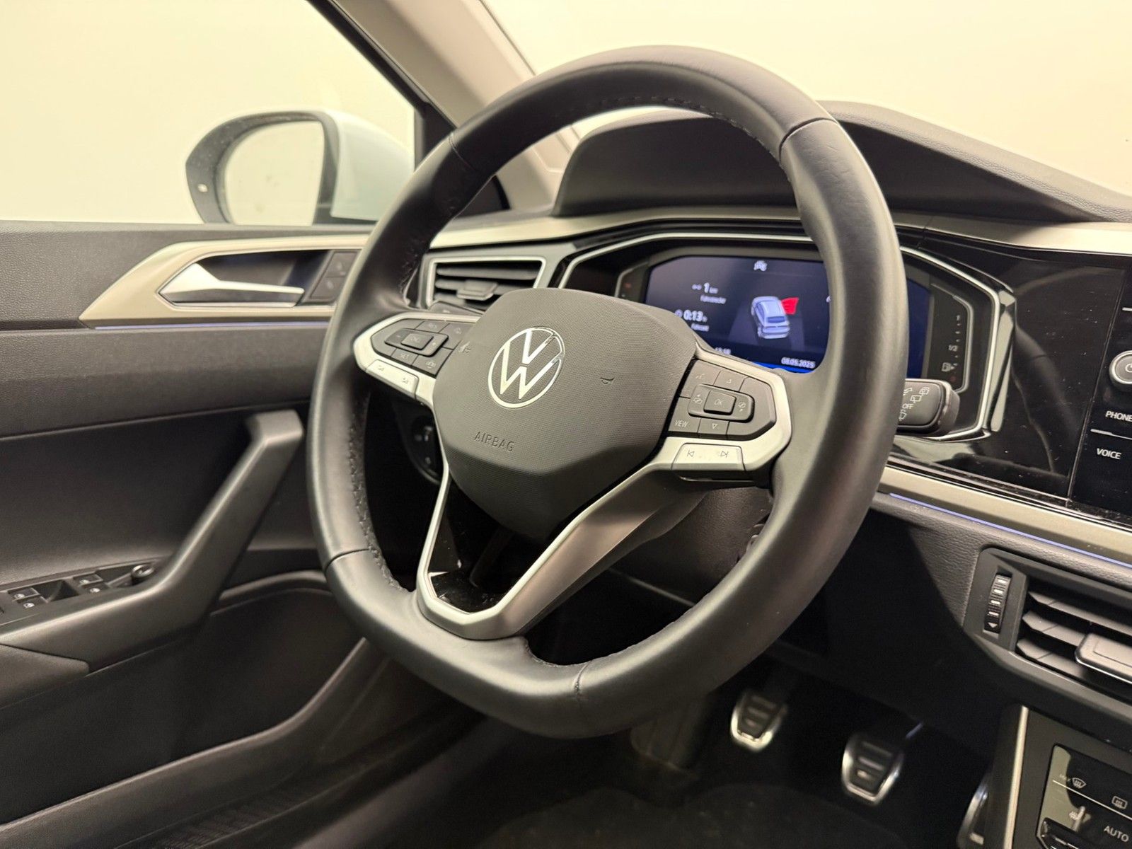 Volkswagen Taigo 1.0 TSI Life MOVE - Samsaru's Car Outlet
