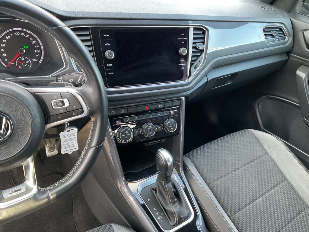 Volkswagen T-Roc 1.5 TSI DSG Sport - Samsaru's Car Outlet