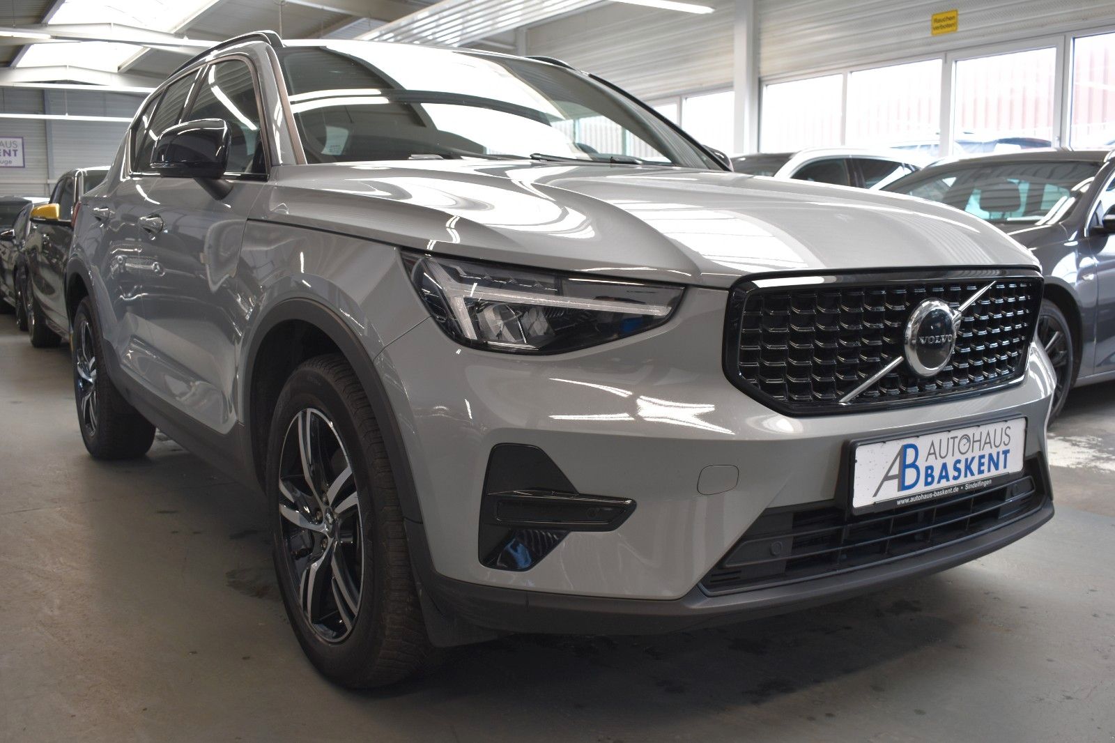 Volvo XC40 Plus Dark *AHK*HARMAN&KARDON*LED*SHZ*LEDER*