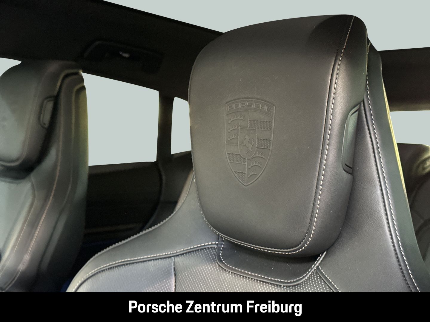 Porsche Taycan Turbo S Cross Turismo Burmester InnoDrive