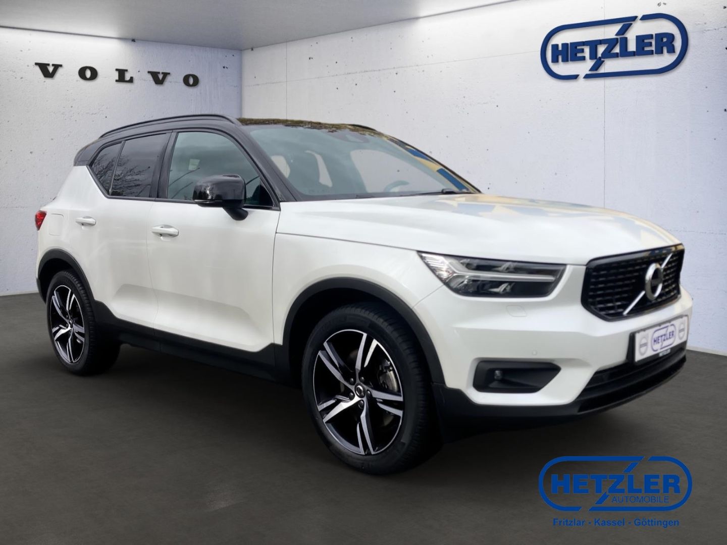 Volvo XC40 R Design Expression Recharge Plug-In Hybrid