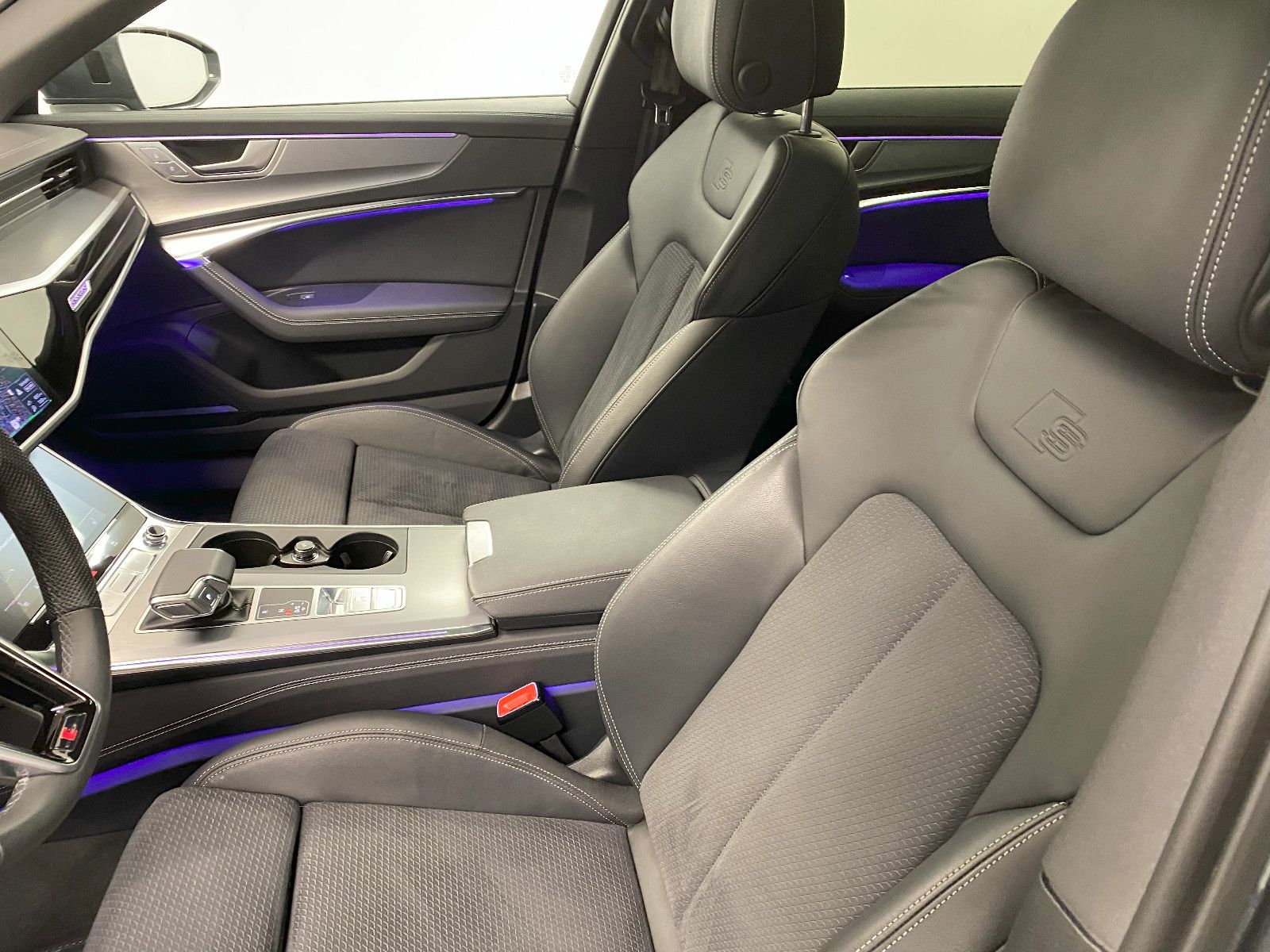 Audi A6 Avant 55 TFSIe quattro S line - Samsaru's Car Outlet