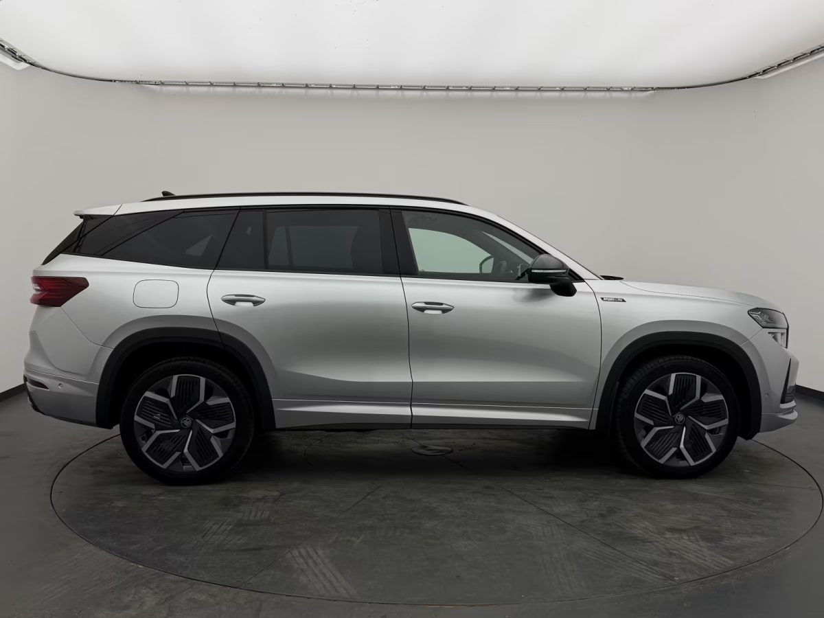 Skoda Kodiaq 2.0 TDI 4x4 Sportline +STDHZ+360+20"+AHK+